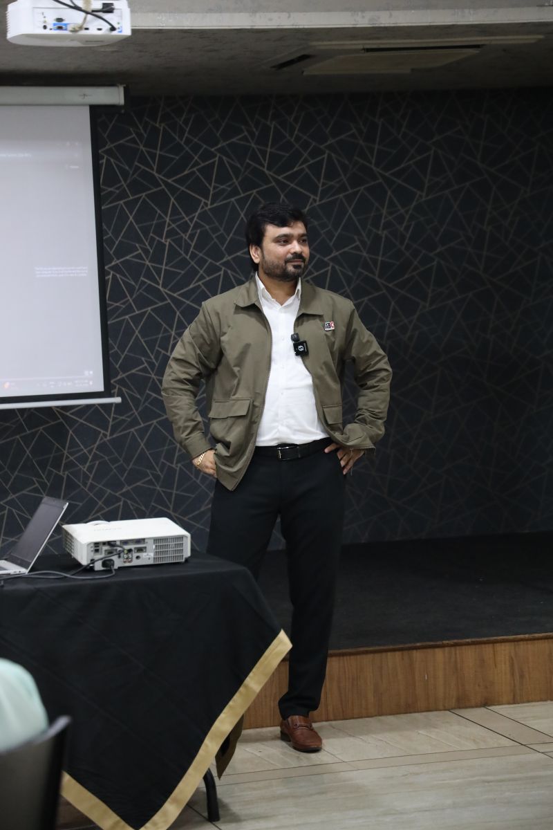 Corporate Training Expert at team building workshop