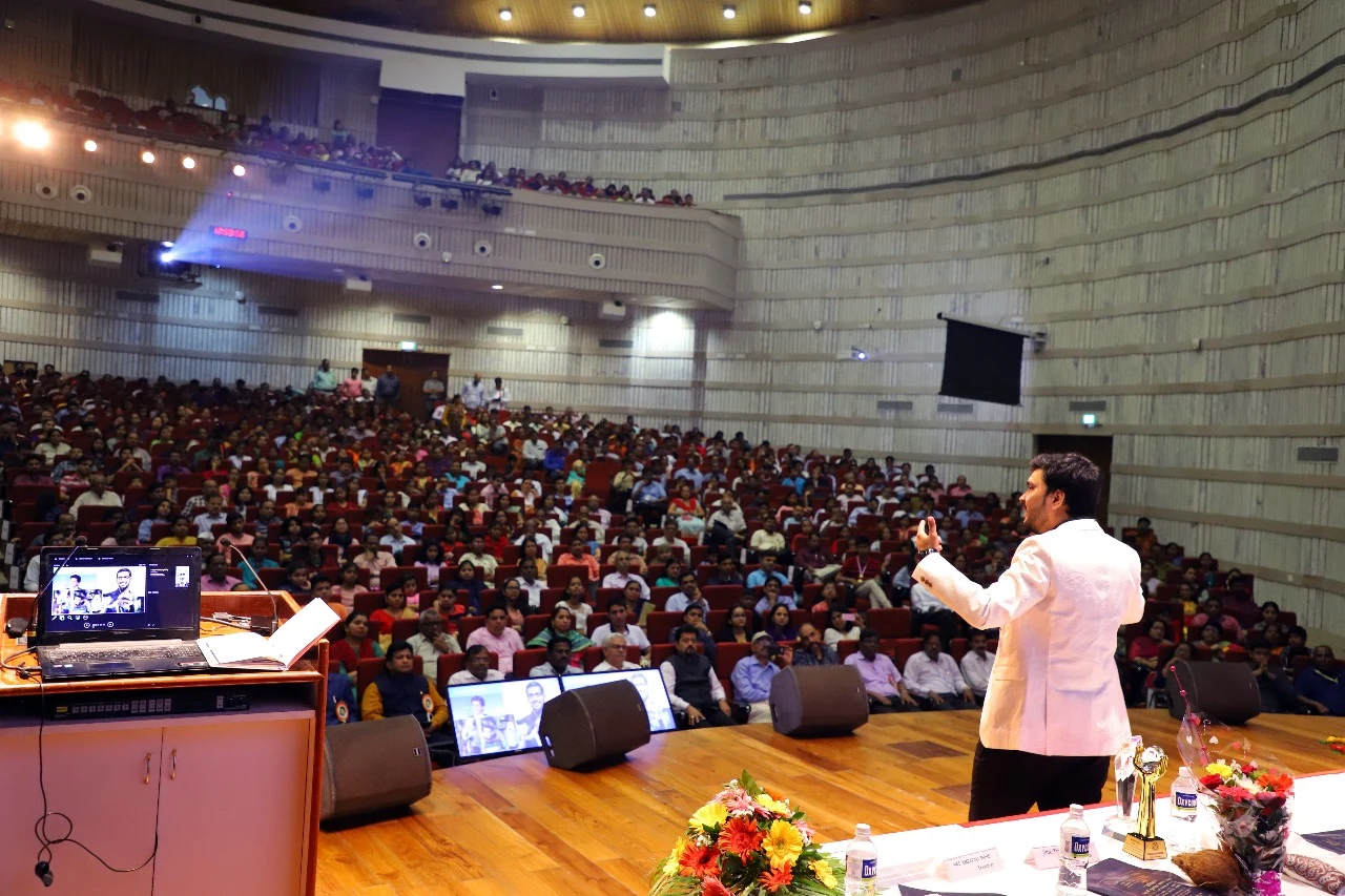Firm But Friendly: Appreciation, Discipline & Employees India 2026