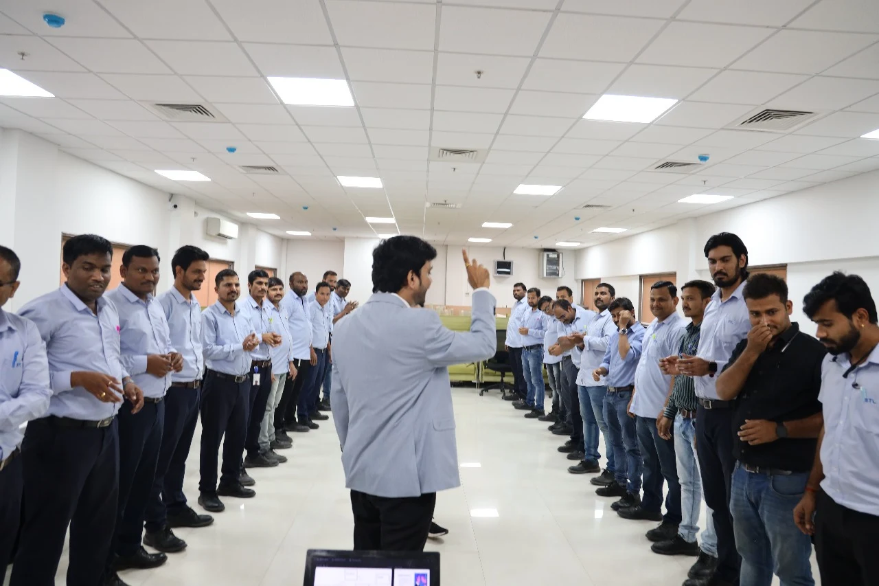 How to Motivate Blue-Collar Workers in Nashik's MIDC Factories — Why Shop Floor Motivation Is the Missing Link