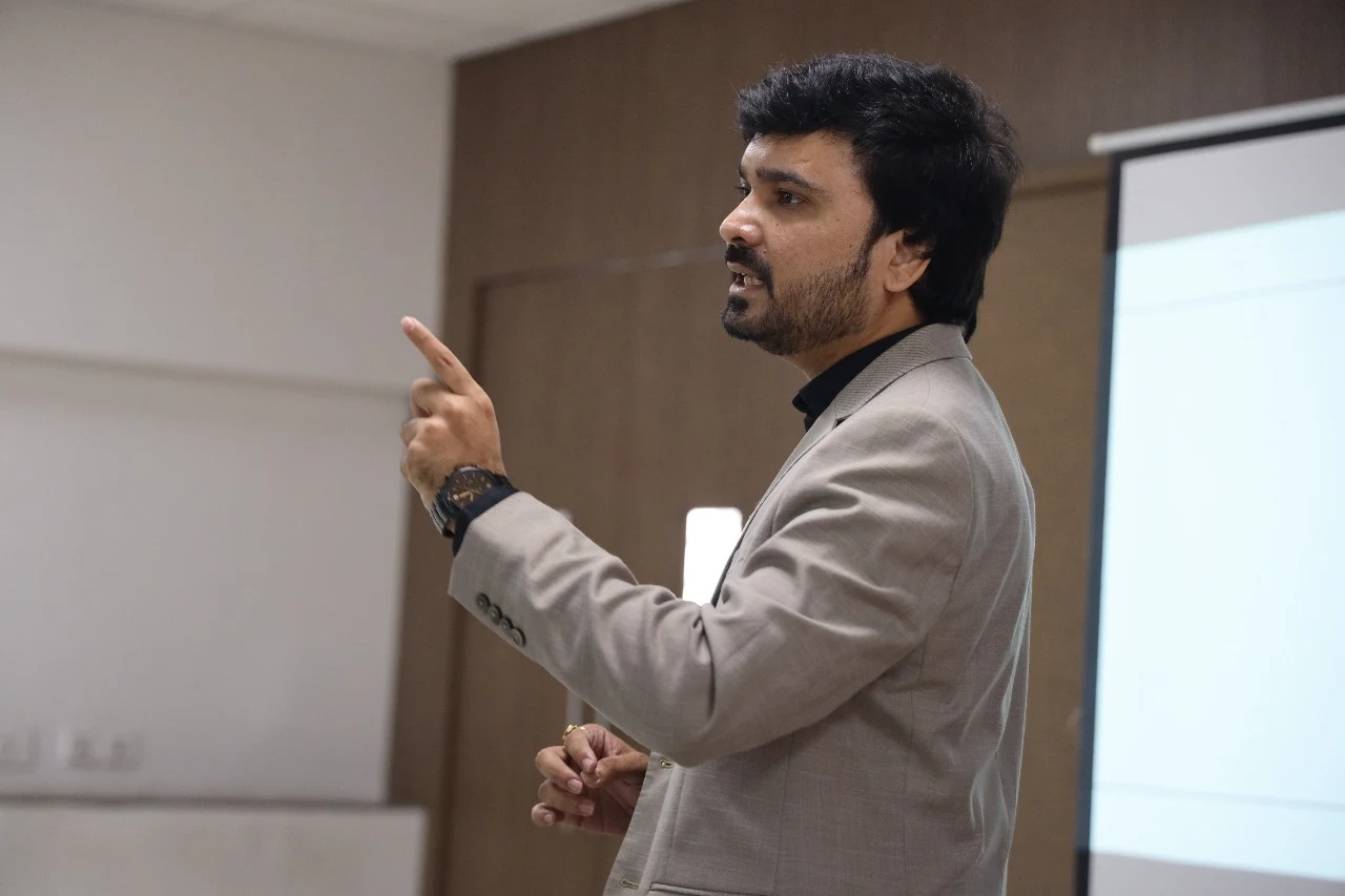 तुमचा Environment तुमचे Future खराब करत आहे का