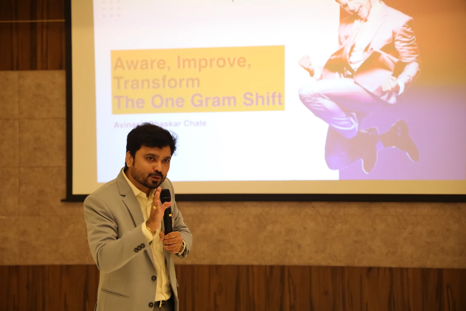 The First 30-Second Rule That Decides Every Sale Before You Even Pitch