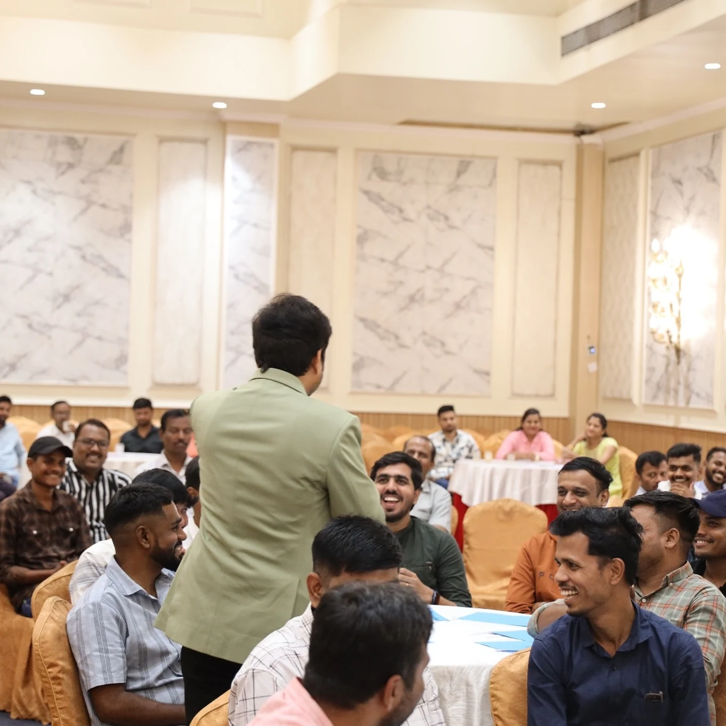 One Man Revolution Corporate मध्ये शक्य आहे का?