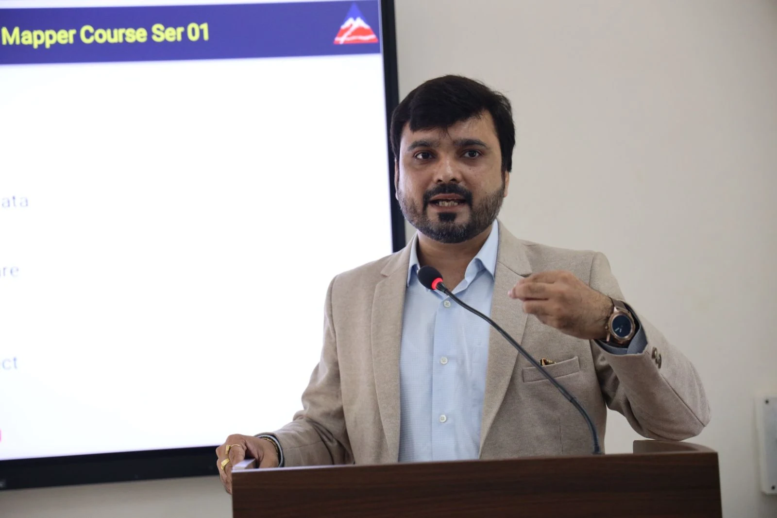 Communication Skills Training in Mumbai for Mid-Level Managers